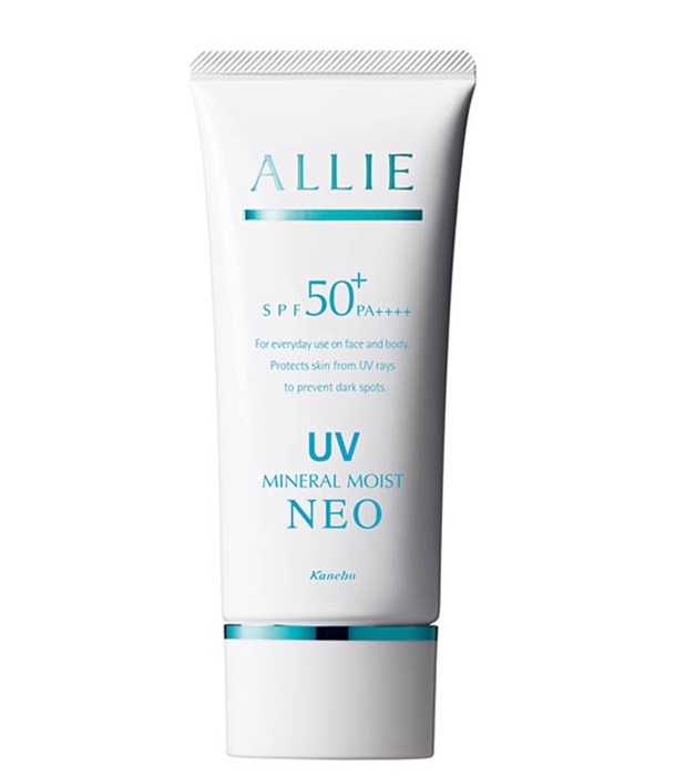Kanebo ALLIE EX UV 高效防曬凝乳,#礦物柔膚型,添加新UV吸收劑,強化紫外線遮斷效果,同時新研發緊密貼膚技術,觸感清爽不黏膩,SPF50+/PA++++,90g,1,050元。